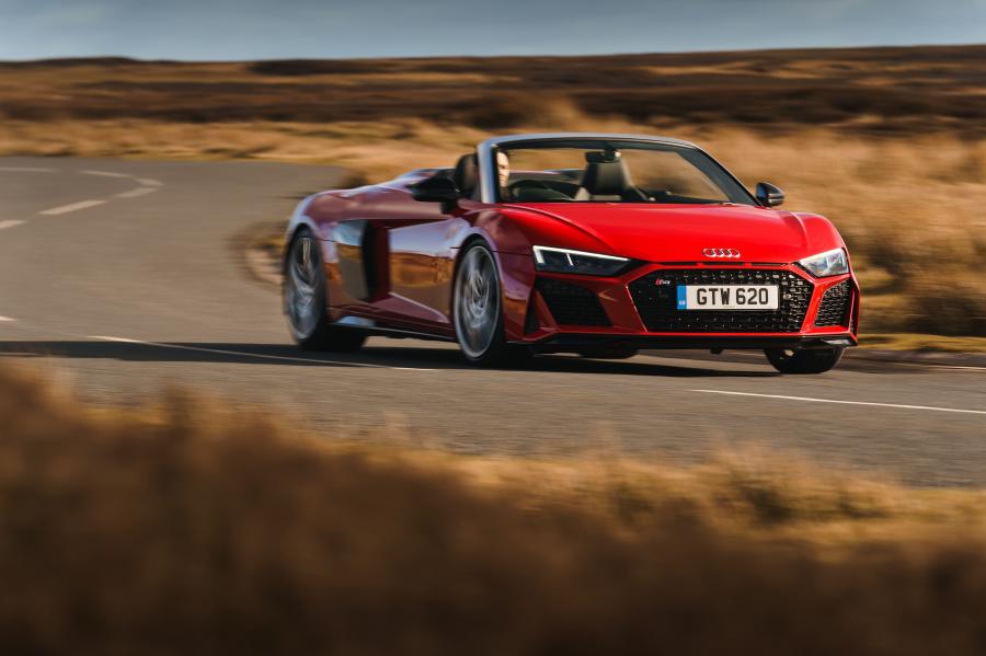  Audi R8 V10 Performance Spyder 2019 года  (UK) (фото 27 из 40)